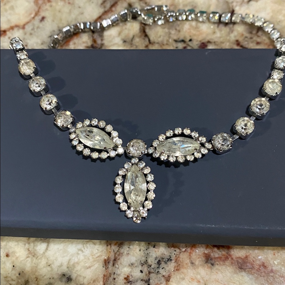 Vintage Weiss Rhinestone Necklace